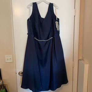 Oleg Cassini Navy Bridesmaid/Prom Tea-Length gown